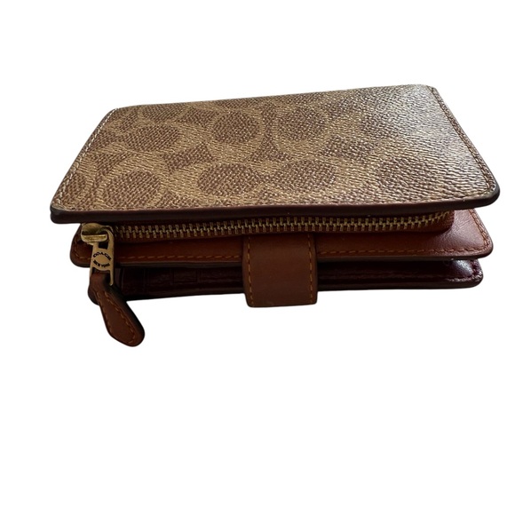 Coach Brown Wallet - Picture 2 of 4
